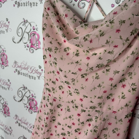 WAYF dress floral pink green side slit on leg left side swoop neck rutched luxe - Picture 12 of 13